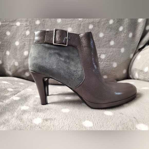 Brand New Naturalizer two tone Gray high heeled Ankle boots - Picture 3 of 16